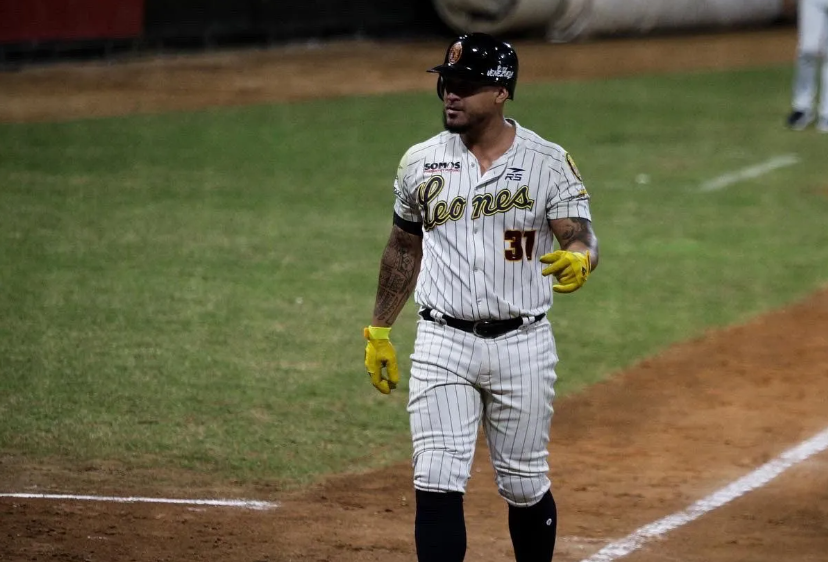 Premios LVBP: Oswaldo Arcia se alzó con el Regreso del año