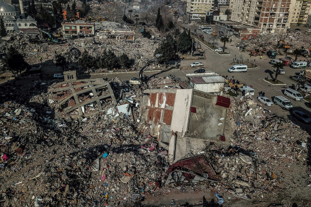 Cinco niños sirios y sus padres murieron en un incendio: Eran sobrevivientes del terremoto