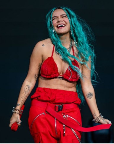 En este día del amor Karol G cumple 32 años