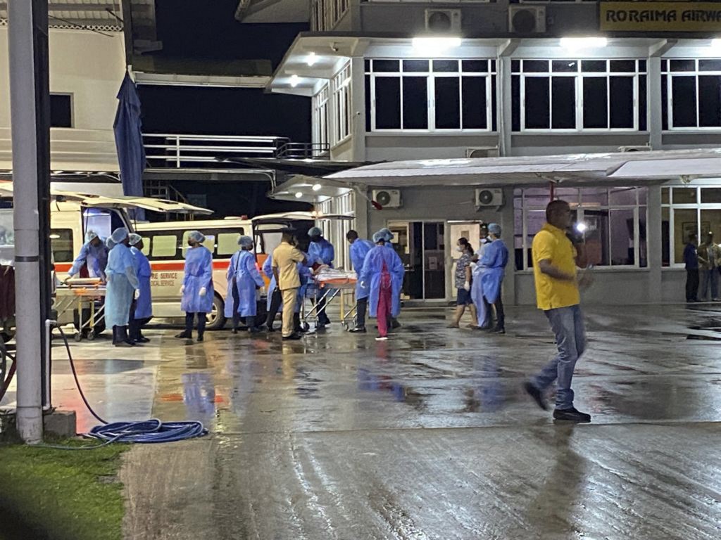 Reportan 20 menores muertos por incendio de residencia estudiantil en Guyana