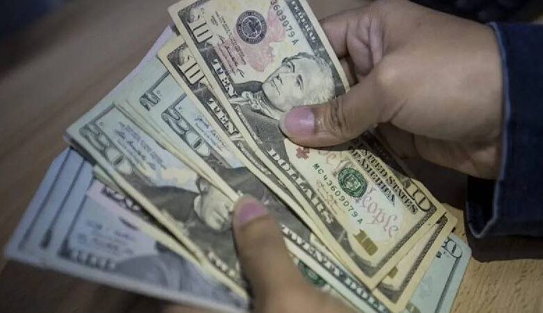 Inversionistas contratan abogados ante una futura reestructuración de la deuda de bonos venezolanos: Reuters