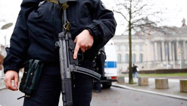Detienen en Alemania a adolescente de 14 años sospechoso de matar a niño de seis