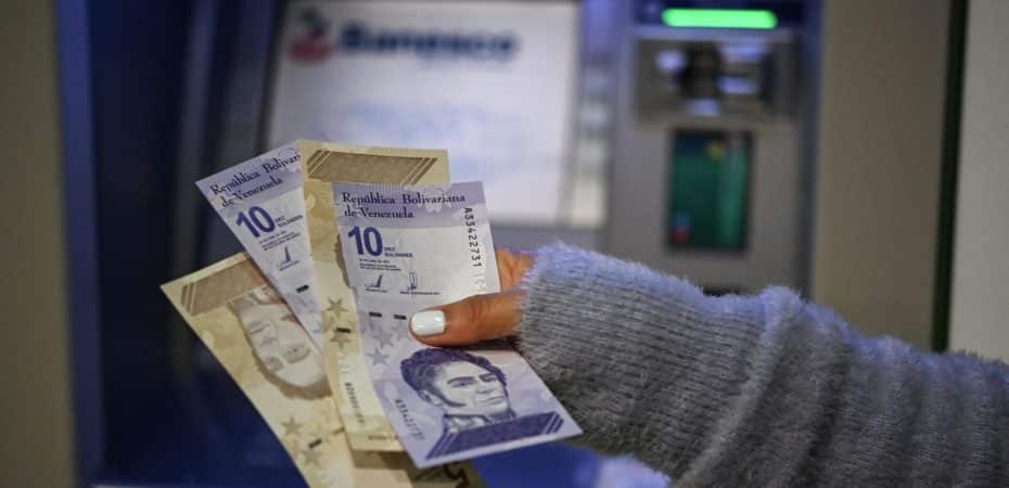 En bolívares se hacen el 55 % de las transacciones comerciales en el país: Reporta Consecomercio