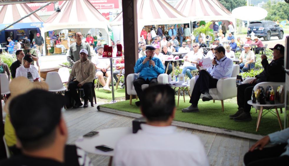 Maduro en el III encuentro internacional del café: “Hay que hacer un nuevo Estado transparente, eficiente, al servicio de la gente y no al revés”