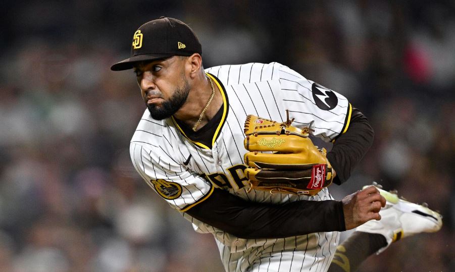 Robert Suárez ya acumula 20 salvados en la temporada