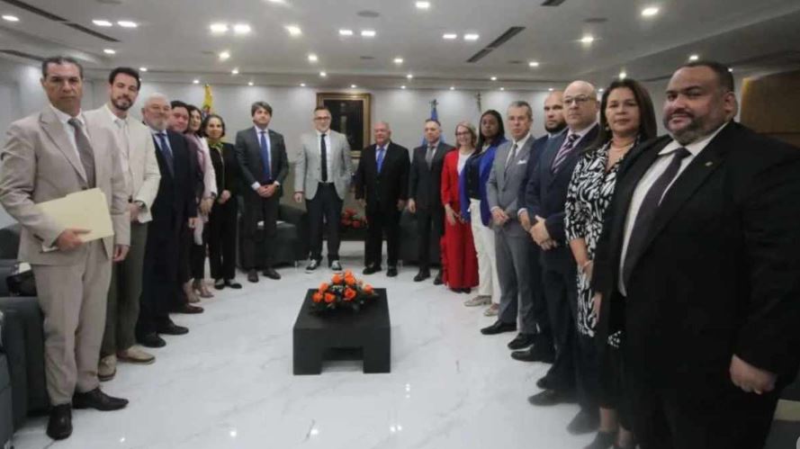 CNE recibió a expertos electorales de la ONU