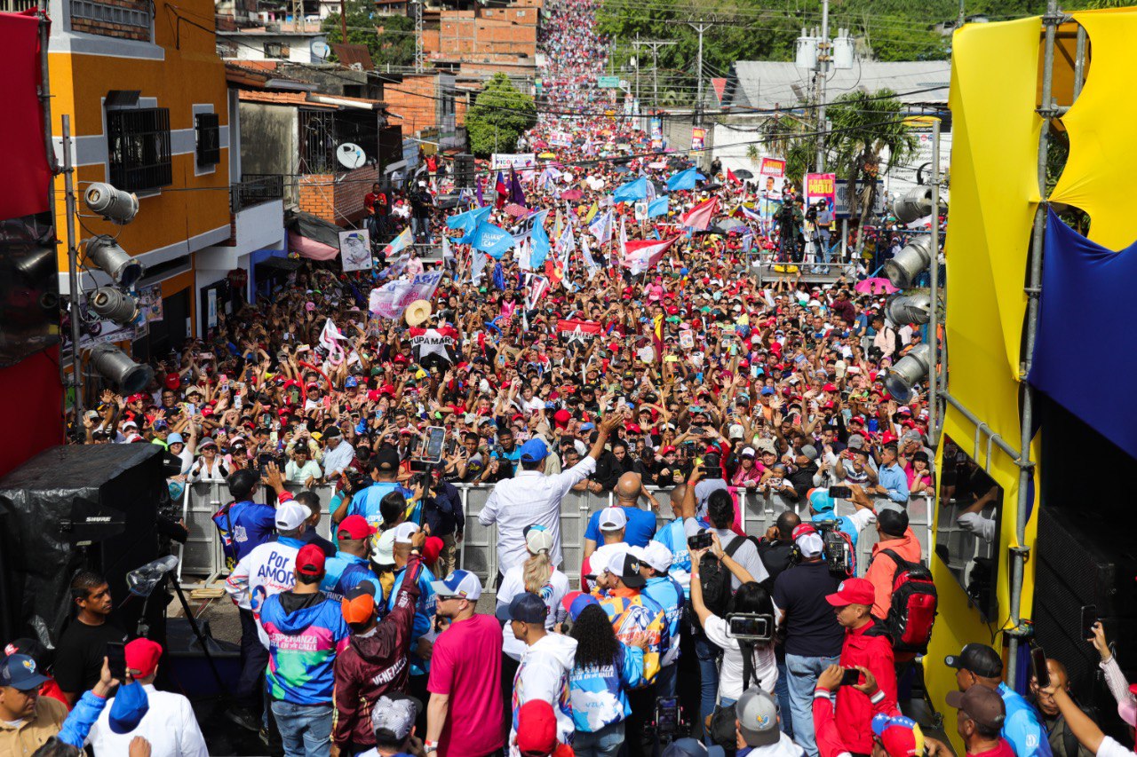 Nicolás Maduro entregó remodelada la iglesia  de San Juan Bautista en Táchira