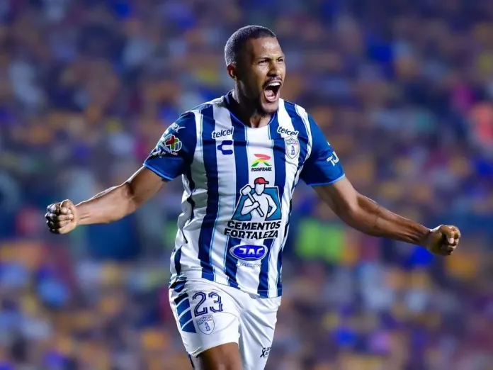 Salomón Rondón volvió a marcar en el empate de Pachuca. Foto: RRSS