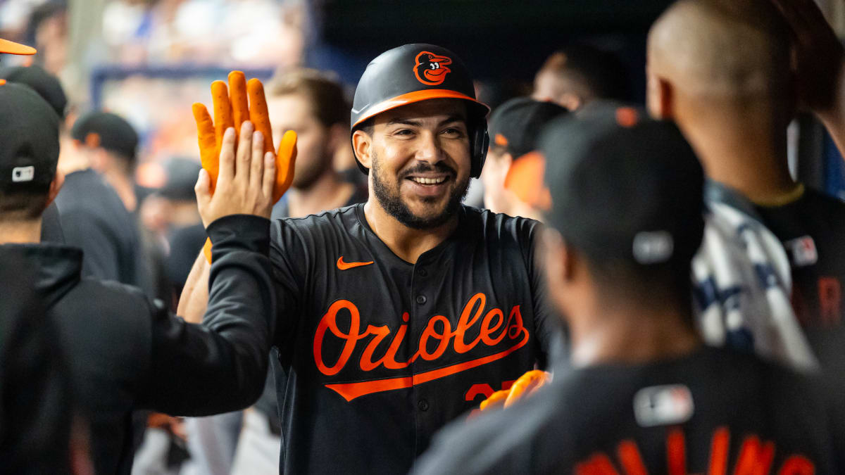 ¡Arepa Power! Anthony Santander soltó el vuelacerca 35