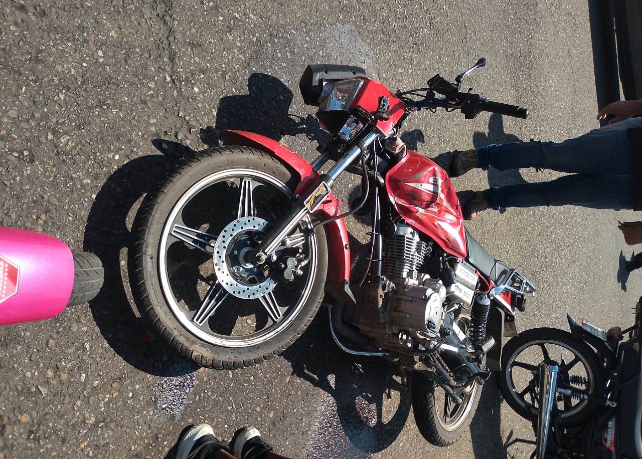 Un muerto y un herido dejó choque de moto contra camión del aseo urbano