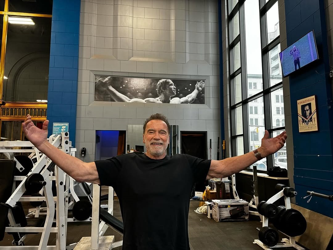 El nuevo look de Schwarzenegger: Se parece a Santa Claus