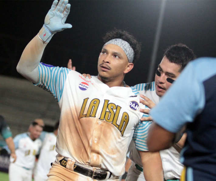 Cardenales y Bravos dividen en doble jornada en Margarita