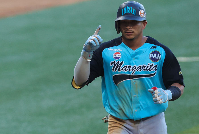Bravos divide ante Leones en el Monumental