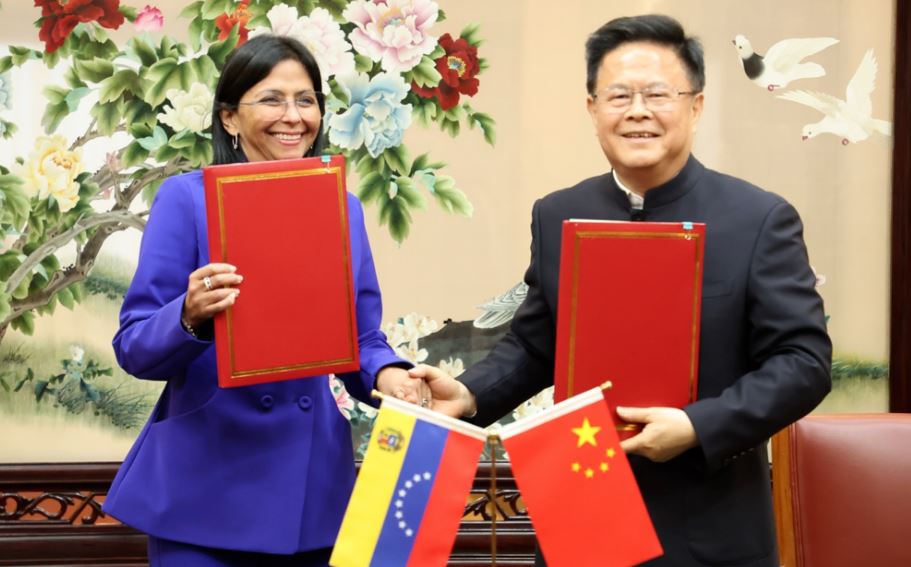 Venezuela y China firmaron acuerdo en materia energética y financiera