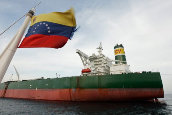 Exportaciones petroleras de Venezuela subieron en febrero a su nivel más alto desde noviembre: Según Reuters