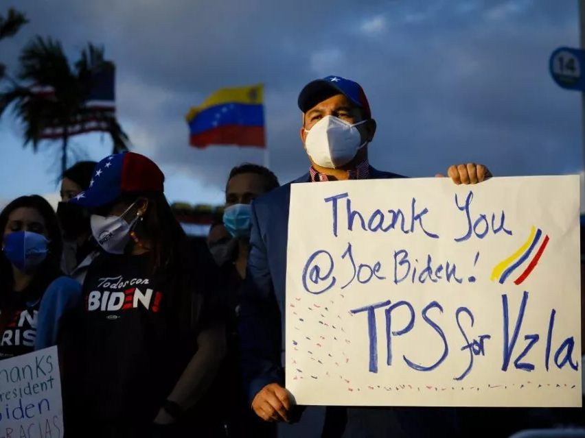 Juez de California frena la revocación del TPS para venezolanos en EEUU