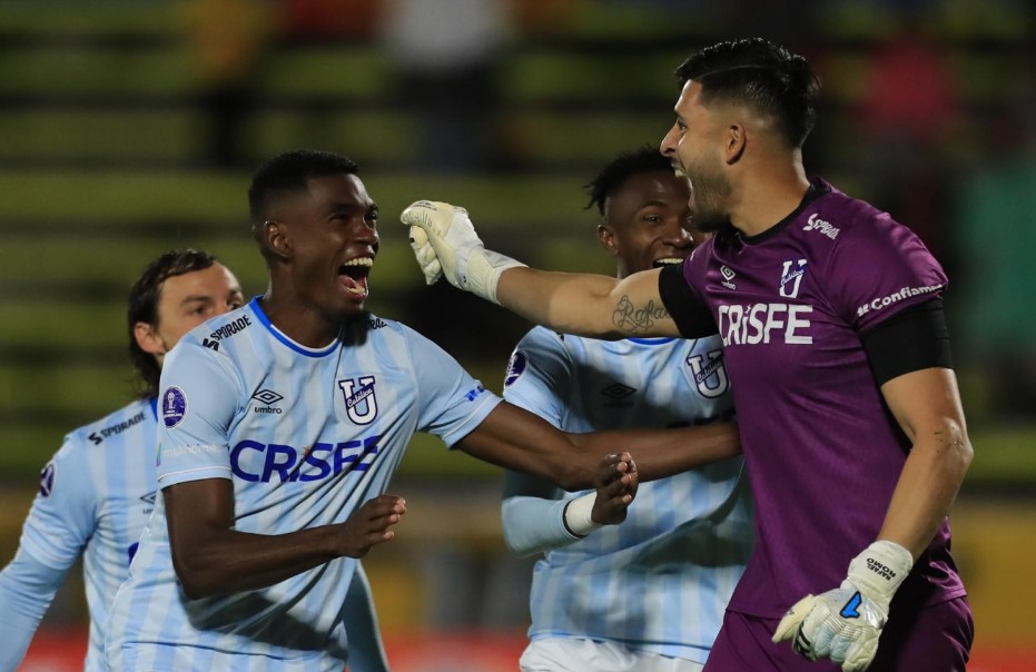 Romo fue protagonista en la clasificación de la U Católica en Copa Sudamericana