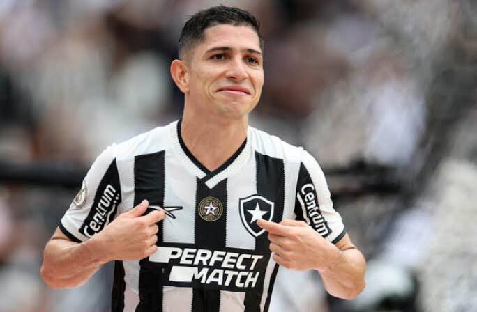Jefferson Savarino convirtió un golazo en el empate de Botafogo ante São Paulo
