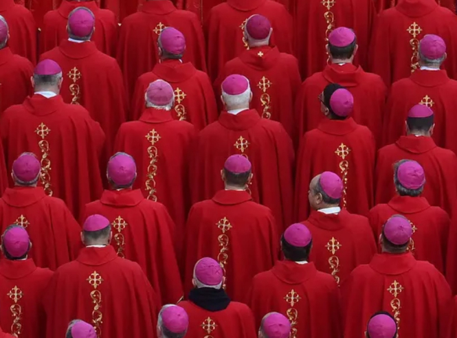Cardenales se reúnen para fijar fecha del cónclave