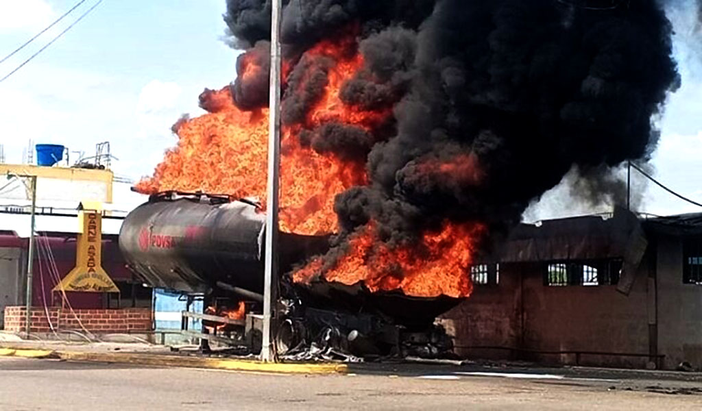 Estallido de una gandola con combustible destruyó tres casas en Camaguán, Guárico