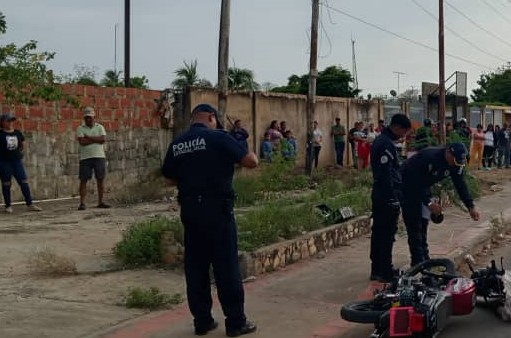 Muere un motorizado y su acompañante resulta herido tras perder el control y derrapar en la COL