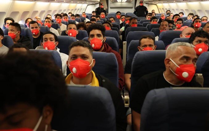 Retornaron al país 174 migrantes venezolanos deportados por EEUU en vuelo del ‘Plan Vuelta a la Patria’ este 23-Abr