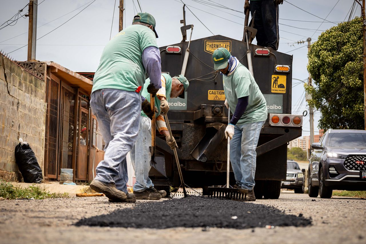 Plan Rápido de Bacheo 2025 llega a la calle Jugo después de más de 35 años sin asfaltado