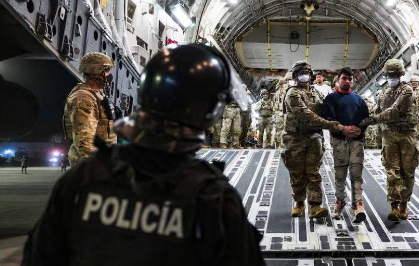 Juez amenaza con declarar al Gobierno de Trump en desacato por expulsar migrantes: 