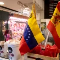 Venezolanos residentes en España encabezan porcentajes de la población con más estudios superiores