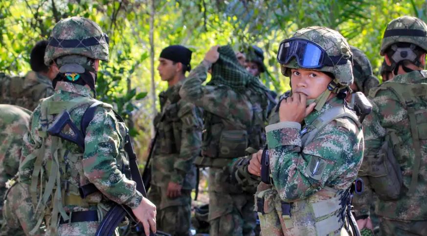 Murieron seis militares tras ser emboscados en Colombia: Autoridades aseguran que otros fueron secuestrados