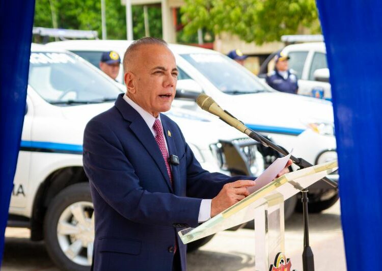 Rosales entrega 114 nuevos vehículos a la policía regional y reactiva el patrullaje urbano motorizado
