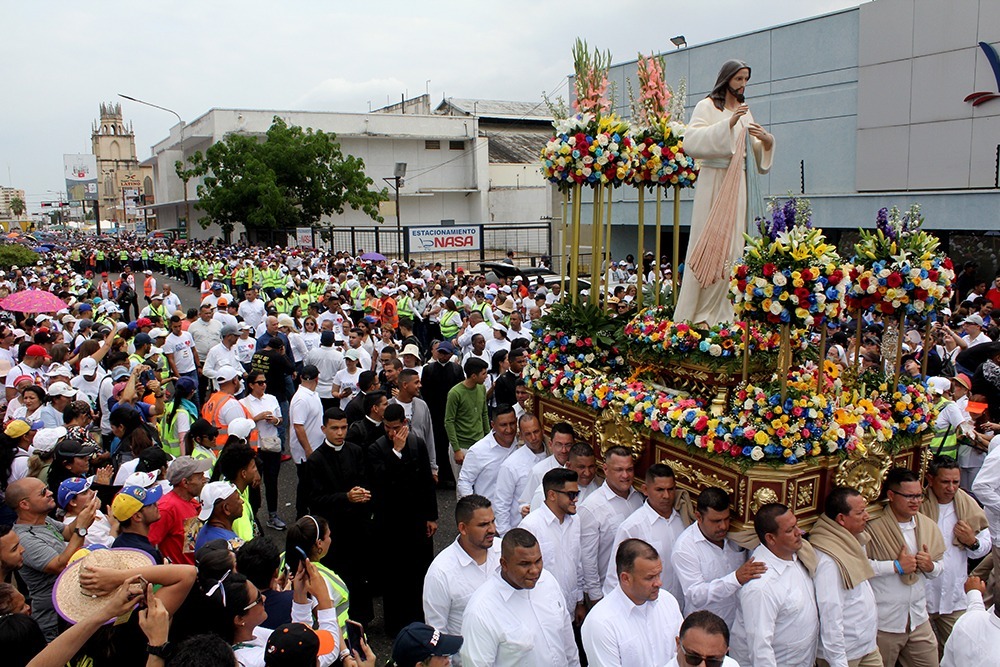 Mañana es la Noche de la Misericordia : Imagenes de La Virgen del Carmen y José Gregorio Hernández  irán en la procesión