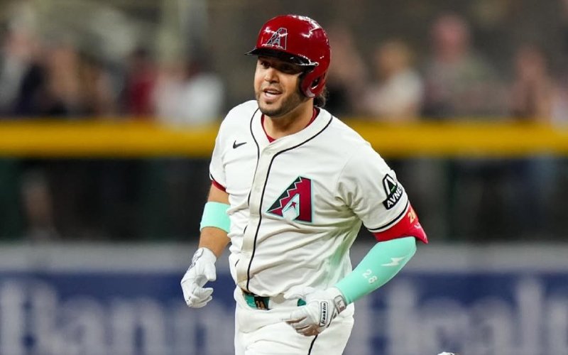 Eugenio Suárez se pone a un jonrón de Bob Abreu