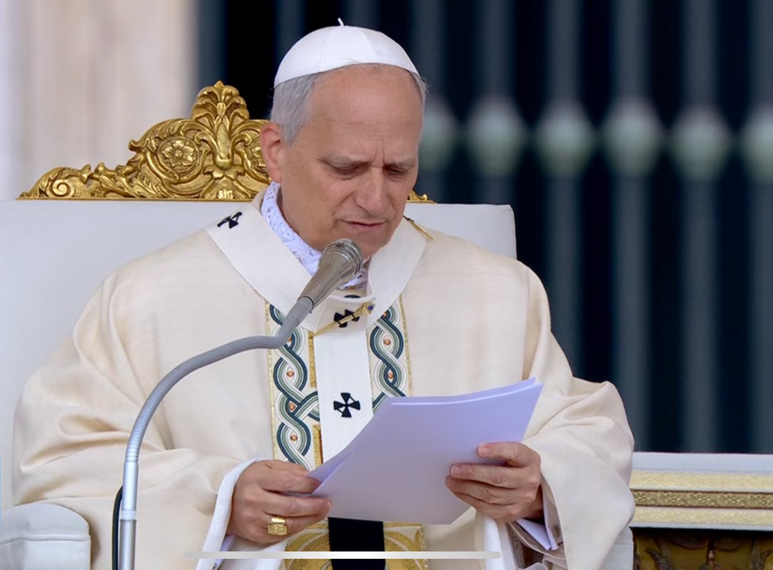 Papa León XIV actualiza su DNI peruano en el Vaticano