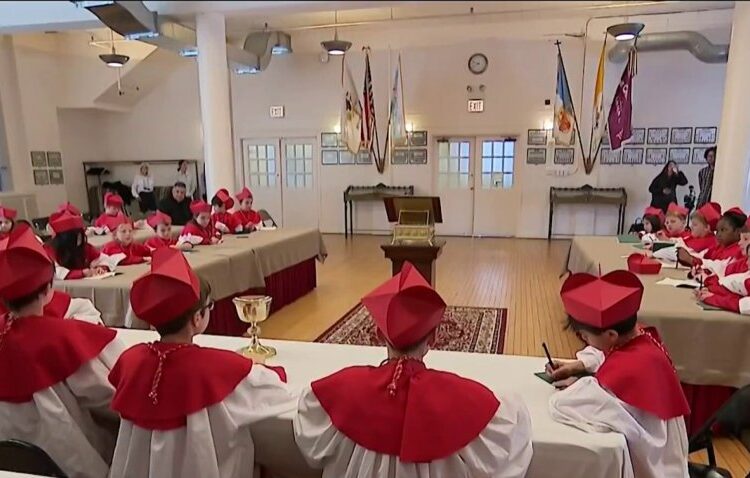 Estudiantes de  academia católica participan en 