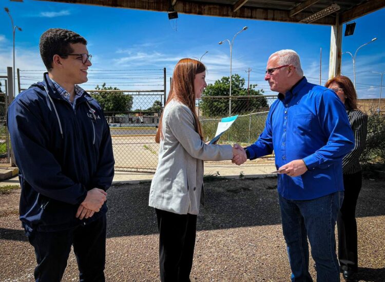 Alcalde Gustavo Fernández entrega instalaciones de Makro a sus legítimos propietarios