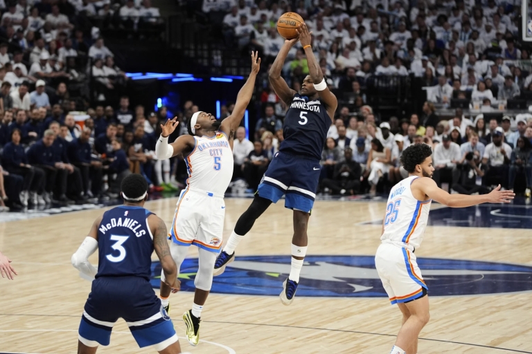Timberwolves venció al Thunder y se acerca en las finales de la Conferencia Oeste