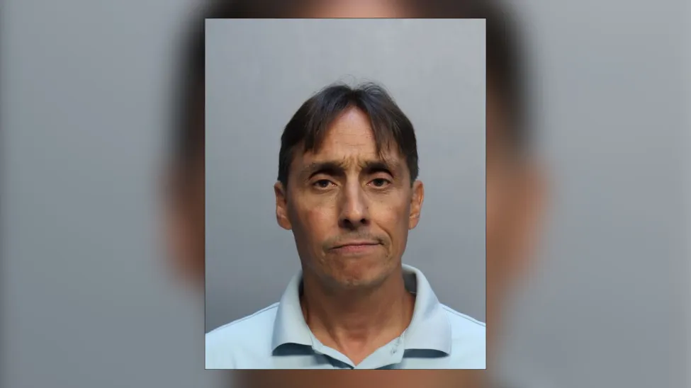Preso profesor de una secundaria en Miami, acusado de mantener relaciones sexuales con una estudiante
