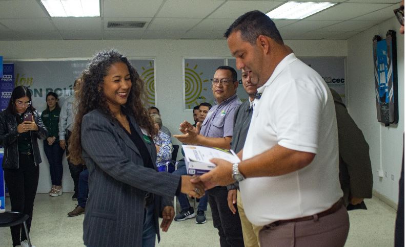 Alcaldía de Maracaibo en alianza con Bangente otorga microcréditos y puntos de venta a 14 emprendedores