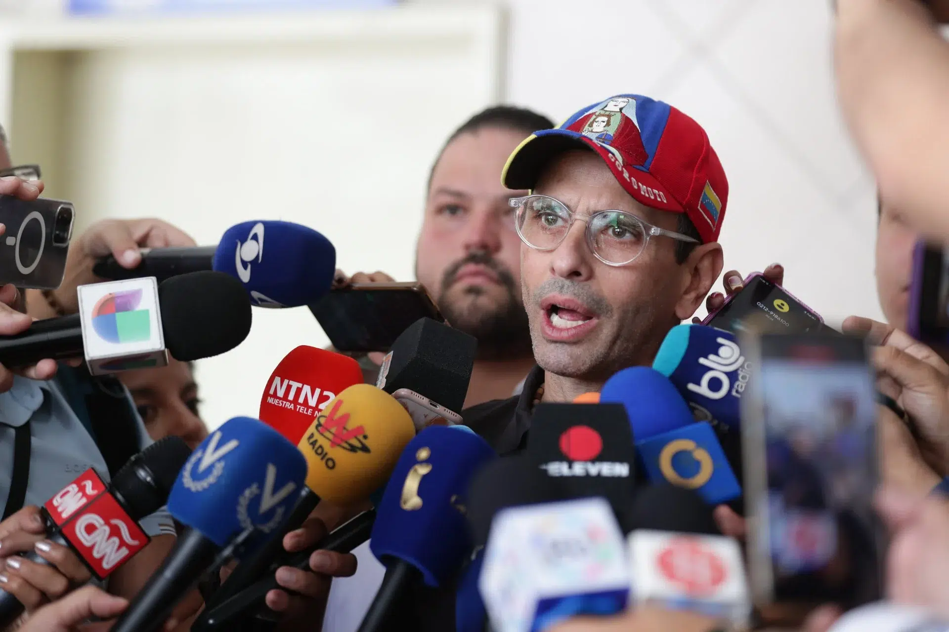 Capriles asegura que ganó 