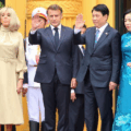 ¿Pelea de pareja? La incómoda cachetada que le dio al presidente Macron su esposa Brigitte