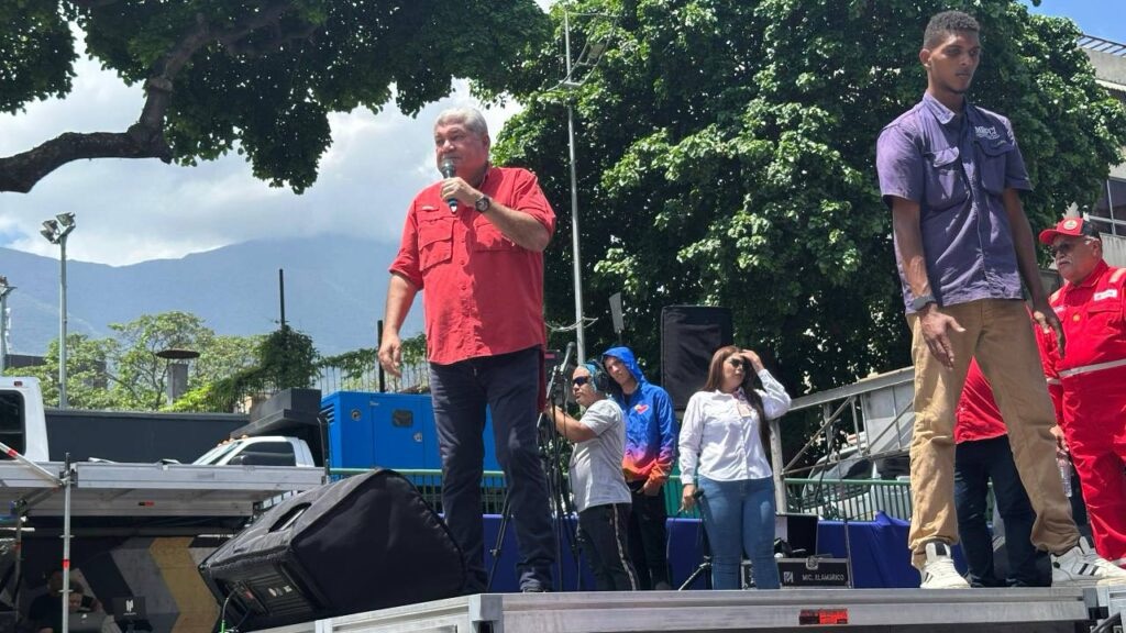 Ministro del Trabajo asegura que incremento del ingreso mensual fortalece la capacidad de compra