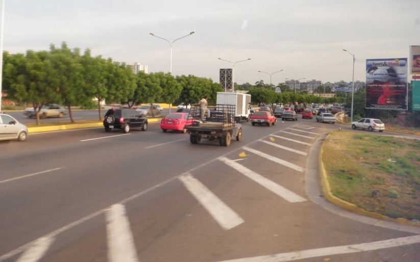 Otro hombre herido tras ser impactado por una camioneta en la C-1