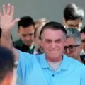 Bolsonaro se suma a una protesta tras salir de hospital