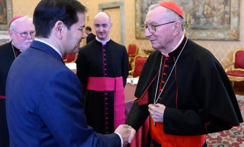Cardenal Parolín recibió a Marco Rubio en El Vaticano previo a misa de entronización de León XIV