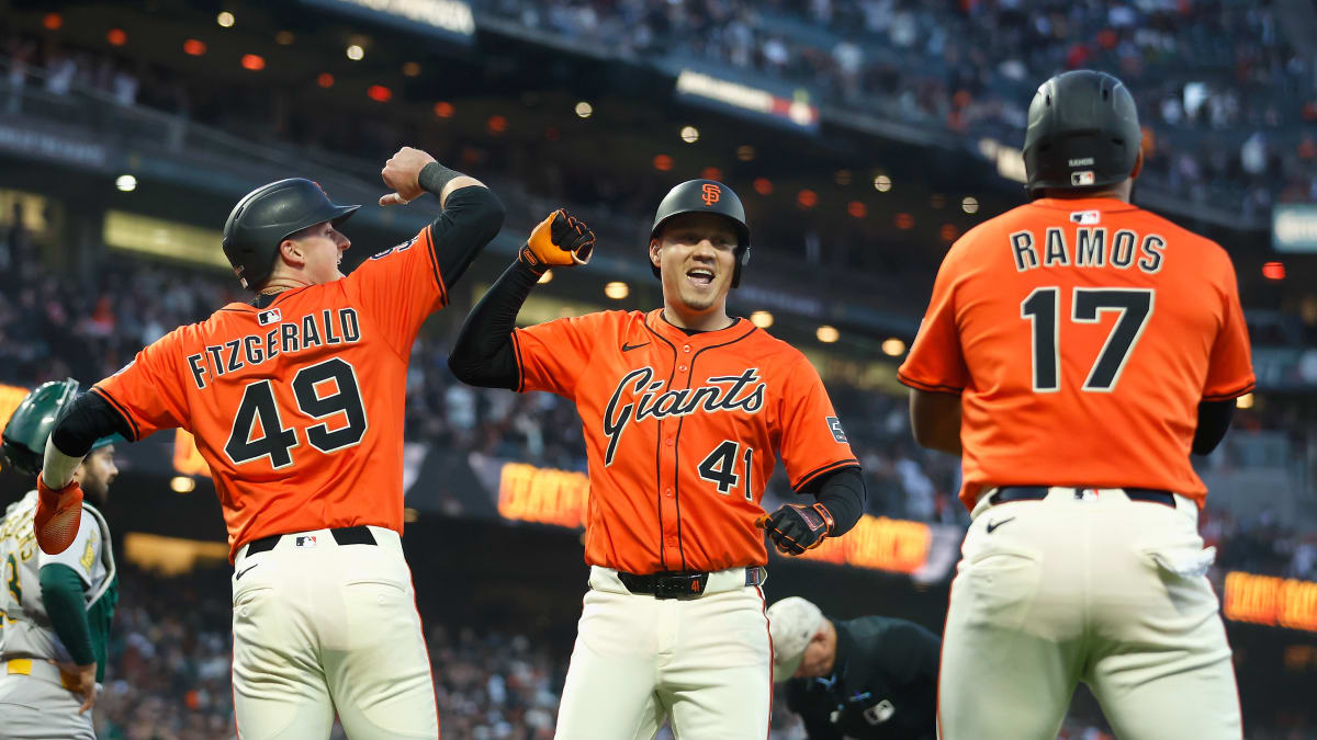 Wilmer Flores la botó tres veces para marcar una noche histórica con los Gigantes