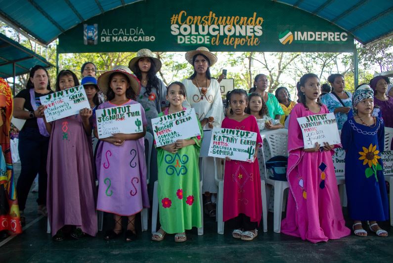 Alcaldía de Maracaibo certificó a más de 300 personas que culminaron cursos wayúu