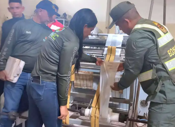 Incautaron 574 toneladas de plástico, papel y cauchos fuera de uso en el país