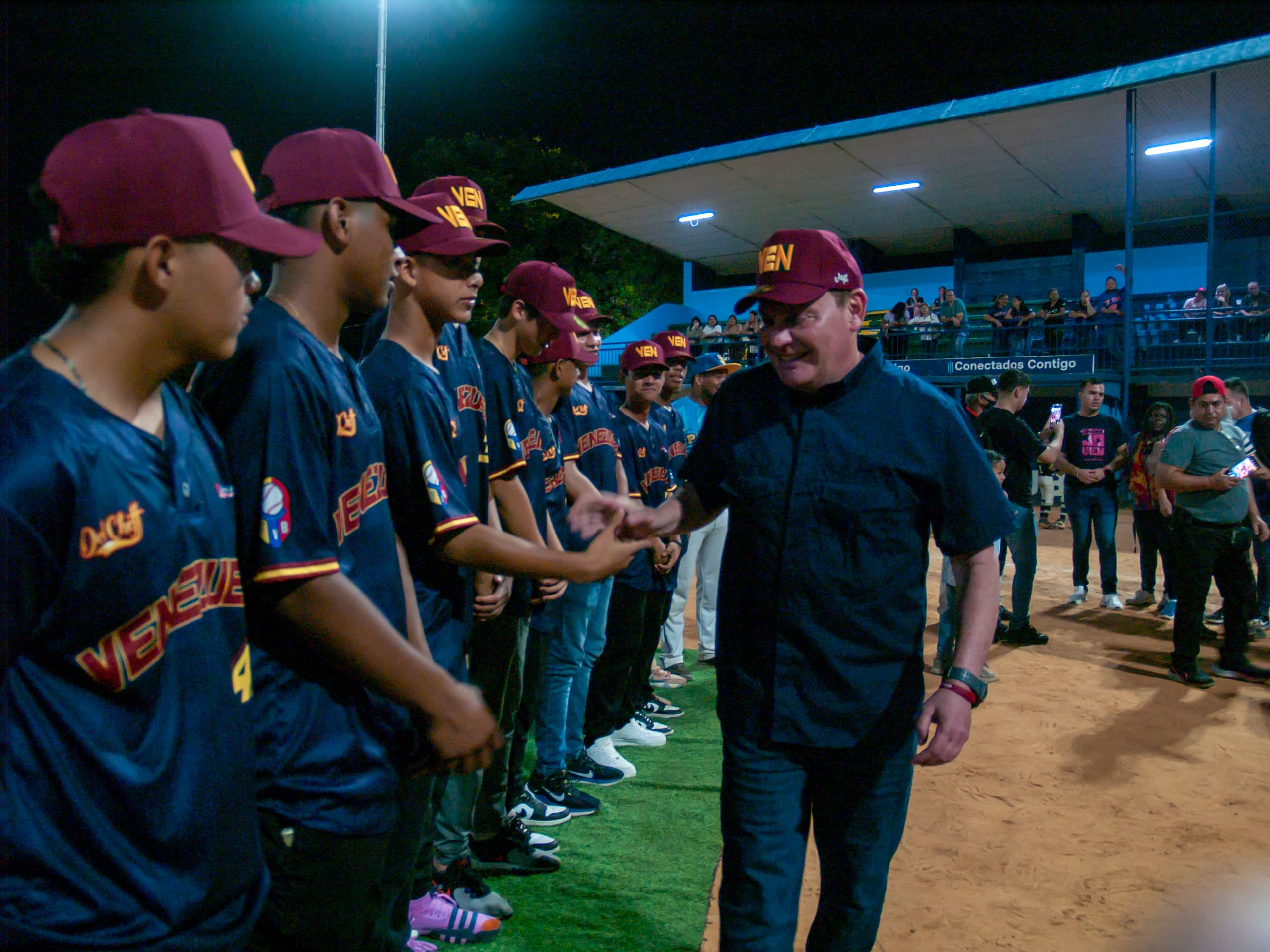 Di Martino compartió con la Pequeña Liga de Beisbol Coquivacoa su 70 aniversario