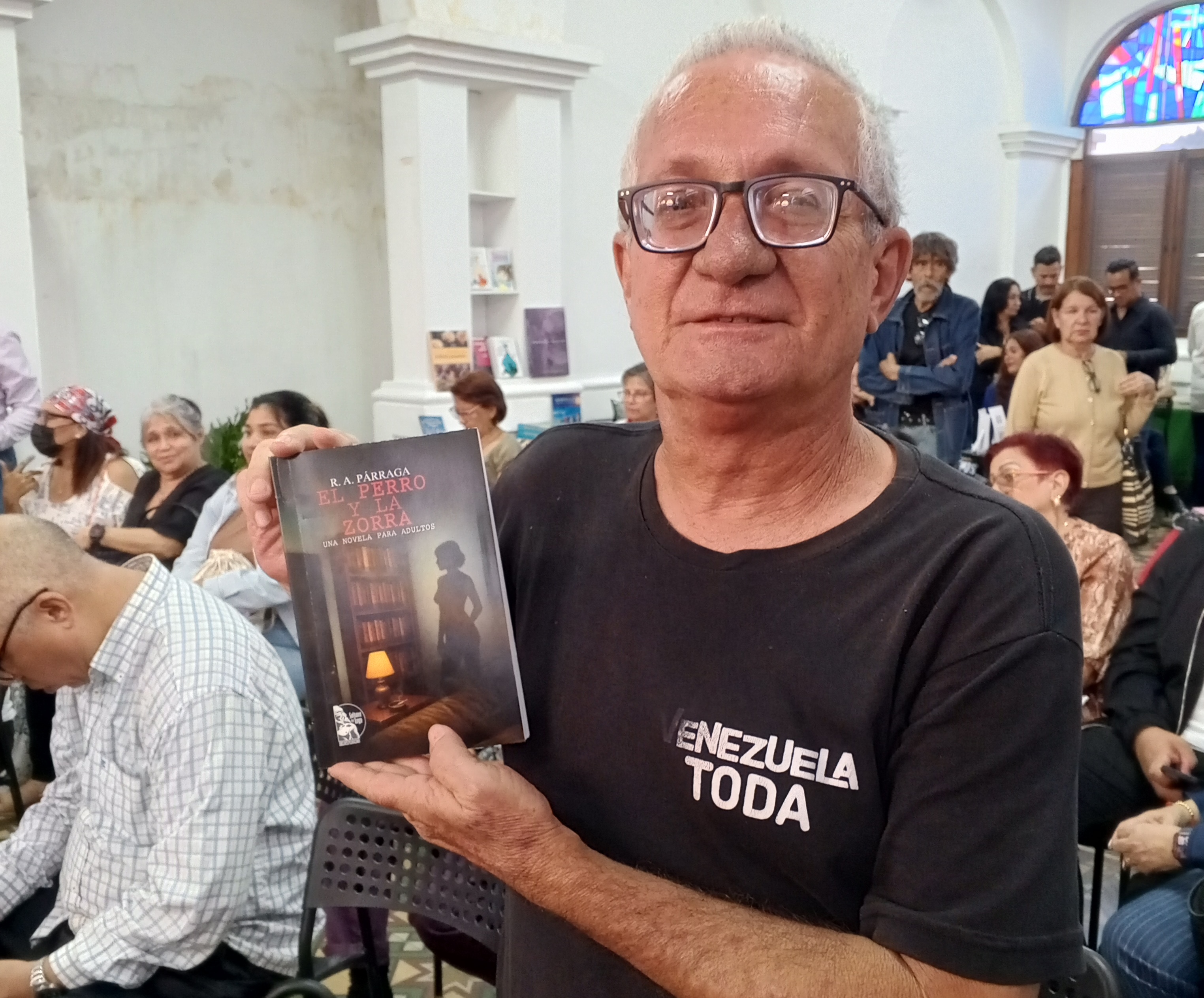 El periodista zuliano Régulo Párraga presentó su primera novela 